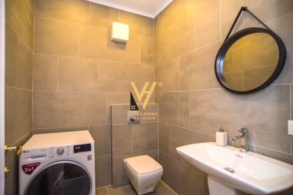 Shtepi ne shitje Apartament ne Tirane, 3+1, Mobilimi E mobiluar, Pagesa 450,000  Euro.