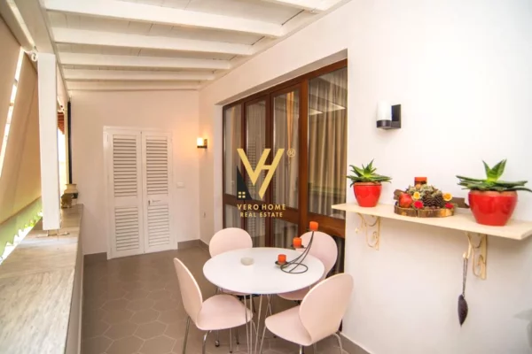 Shtepi ne shitje Apartament ne Tirane, 3+1, Mobilimi E mobiluar, Pagesa 450,000  Euro.