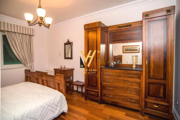 Shtepi ne shitje Apartament ne Tirane, 3+1, Mobilimi E mobiluar, Pagesa 450,000  Euro.