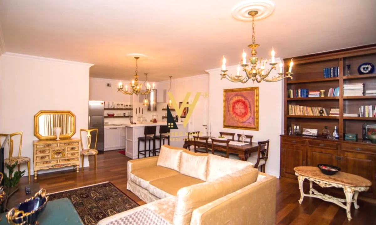 Shtepi ne shitje Apartament ne Tirane, 3+1, Mobilimi E mobiluar, Pagesa 450,000  Euro.