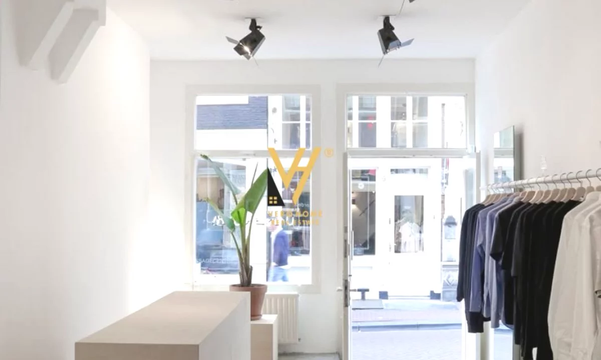 JEPET AMBIENT 82 M2 ME QERA TE RRUGA E DURRESIT 1.500 EURO