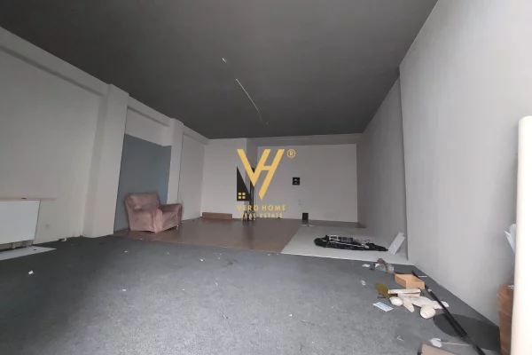 Business Property for Rent 1+1 in Tirana - 40,000 Leke