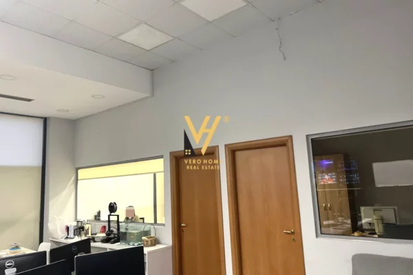 Ambient biznesi me qera 3+1 ne Tirane - 1,200 Euro