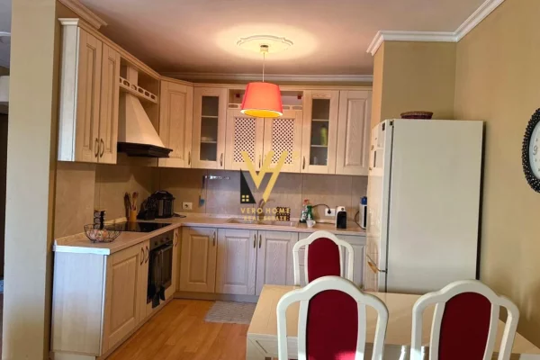 Shtepi me qera Apartament ne Tirane, 1+1, Mobilimi E mobiluar, Pagesa 45,000  Leke.