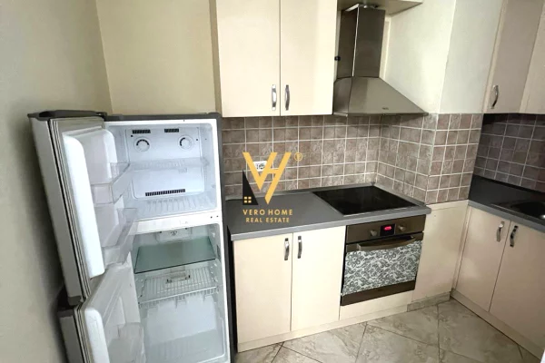 Shtepi me qera Apartament ne Tirane, Garsoniere, Mobilimi E mobiluar, Pagesa 50,000  Leke.