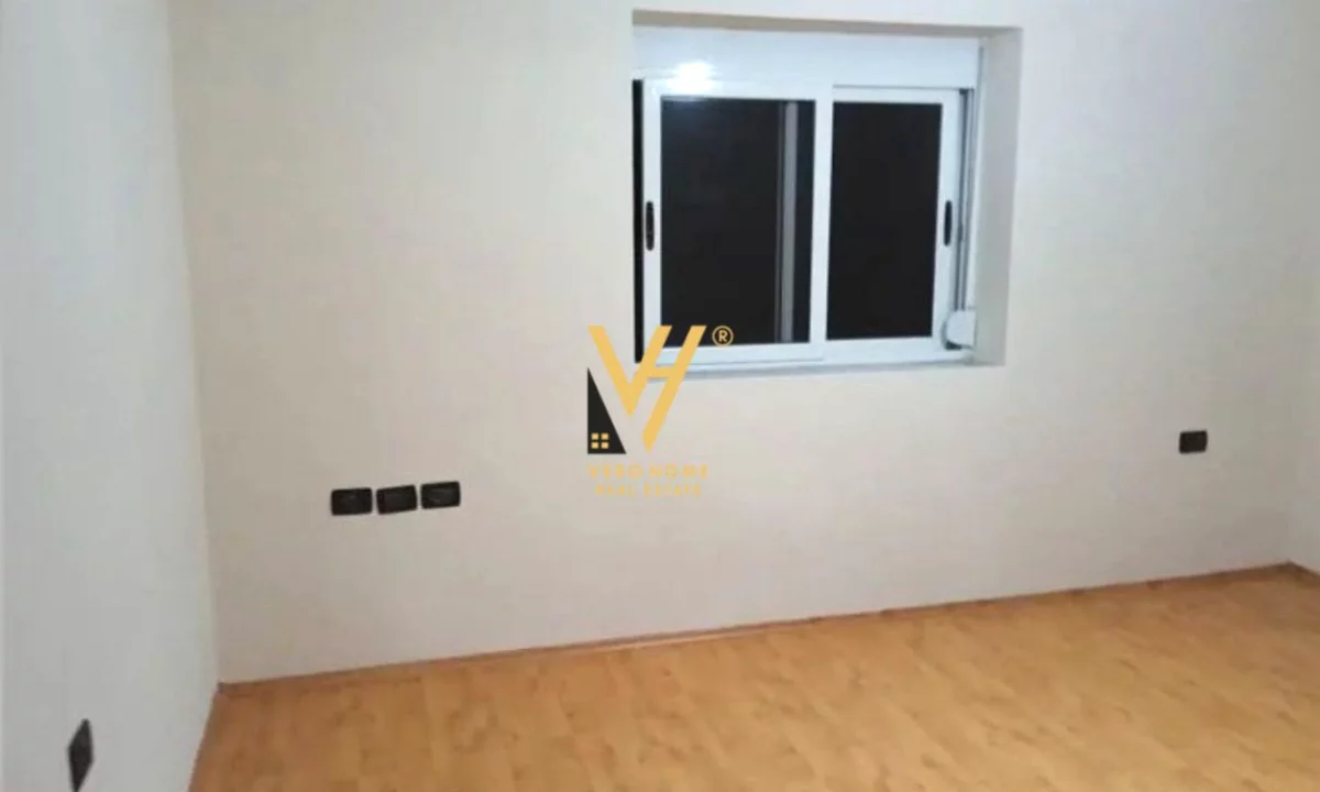 Shtepi ne shitje Apartament ne Tirane, 2+1, Mobilimi Bosh, pa mobiluar, Pagesa 136,000  Euro.