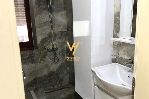 Shtepi me qera Apartament ne Tirane, 2+1, Mobilimi E mobiluar, Pagesa 800  Euro.