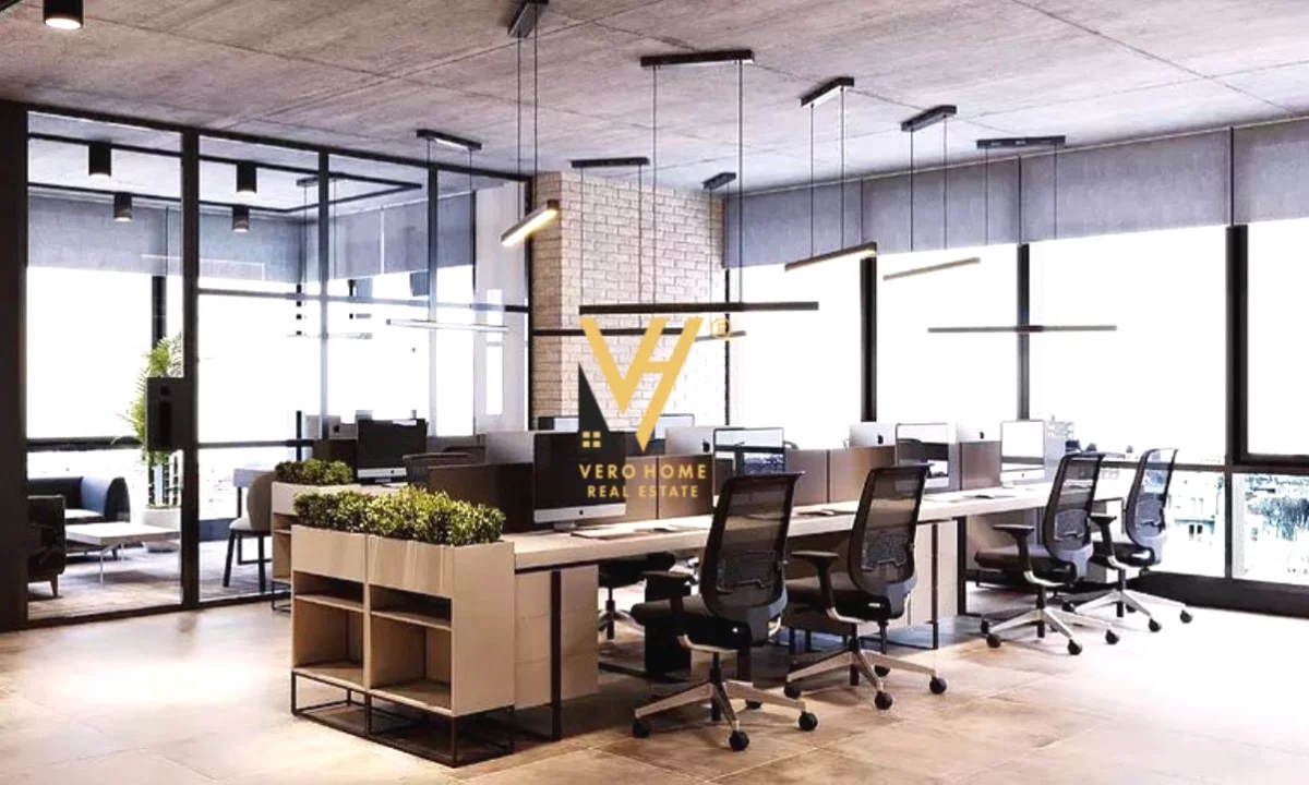 JEPET ZYRE 120 M2 ME QIRA TE KOMUNA E PARISIT 1.800 EURO