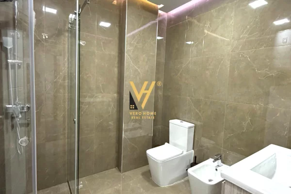 Shtepi me qera Apartament ne Tirane, 3+1, Mobilimi E mobiluar, Pagesa 1,300  Euro.