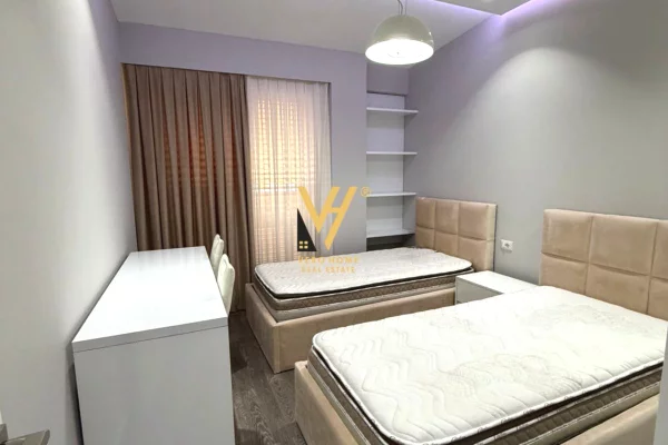 Shtepi me qera Apartament ne Tirane, 3+1, Mobilimi E mobiluar, Pagesa 1,300  Euro.