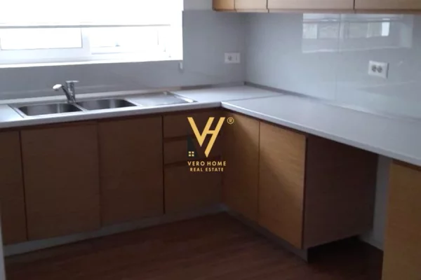 Shtepi ne shitje Vila Luksoze ne Tirane, 7+1, Mobilimi E mobiluar, Pagesa 900,000  Euro.