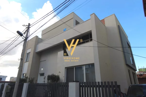 SHITET VILE 3-KATSHE TE VILAT GJERMANE 900.000 EURO