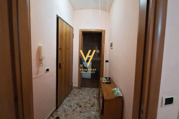 Shtepi ne shitje Apartament ne Tirane, 1+1, Mobilimi E mobiluar, Pagesa 140,000  Euro.