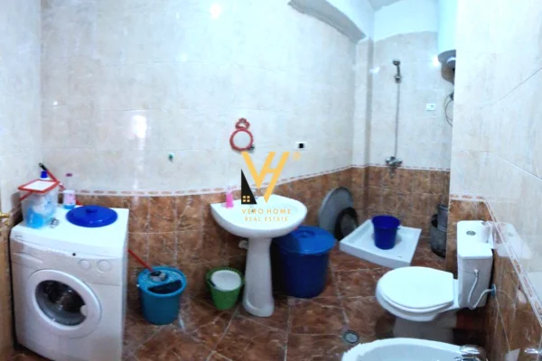 Shtepi ne shitje Apartament ne Tirane, 1+1, Mobilimi E mobiluar, Pagesa 140,000  Euro.