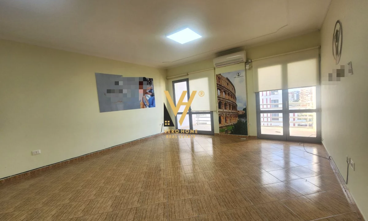 JEPET ZYRE 100 M2 ME QIRA TE ZOGU I ZI 800 EURO