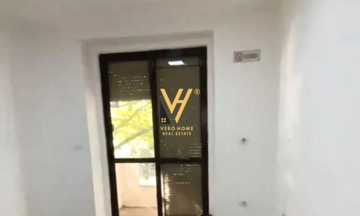 JEPET ZYRE 66 M2 ME QIRA TE VASIL SHANTO 70.000 LEKE