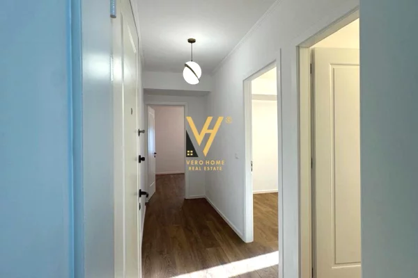 Shtepi ne shitje Apartament ne Tirane, 2+1, Mobilimi Bosh, pa mobiluar, Pagesa 118,000  Euro.