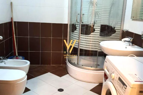 Shtepi me qera Apartament ne Tirane, 2+1, Mobilimi E mobiluar, Pagesa 650  Euro.