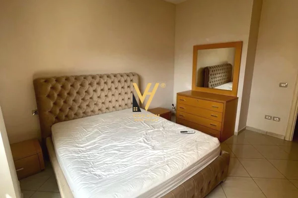 Shtepi me qera Apartament ne Tirane, 2+1, Mobilimi E mobiluar, Pagesa 650  Euro.
