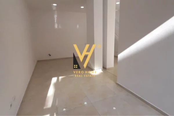 Ambient biznesi me qera 3+1 ne Tirane - 50,000 Leke