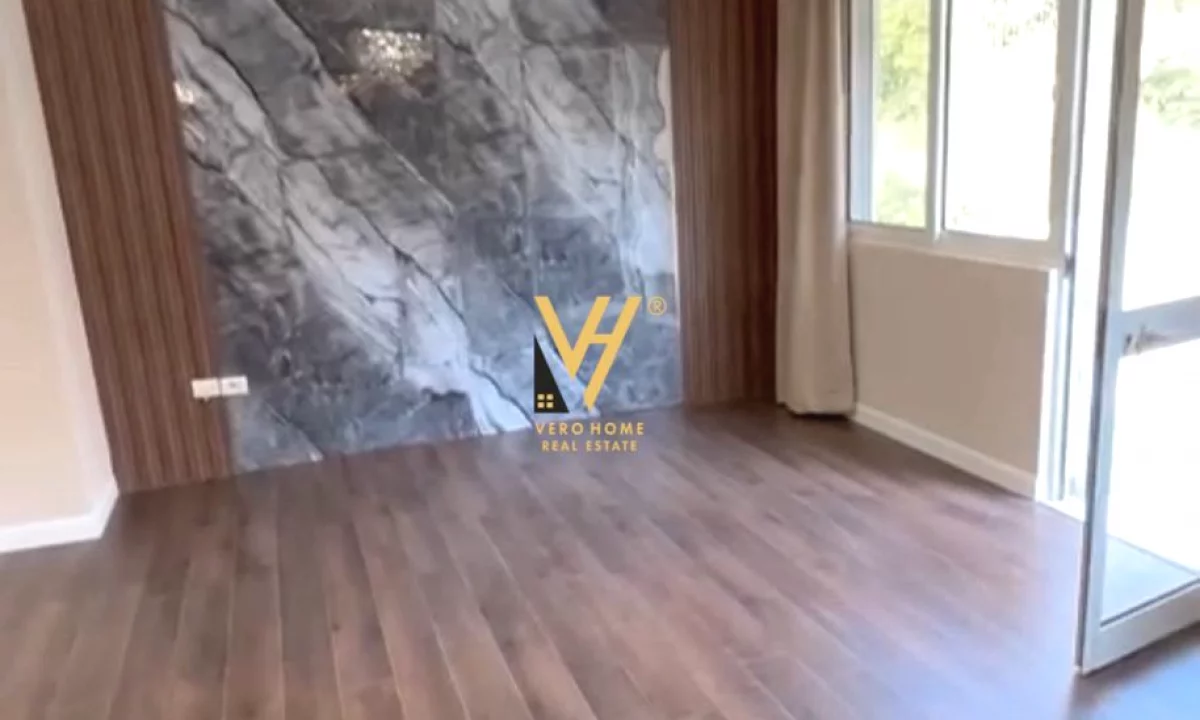 Shtepi ne shitje Apartament ne Tirane, 2+1, Mobilimi Pjeserisht e mobiluar, Pagesa 210,000  Euro.