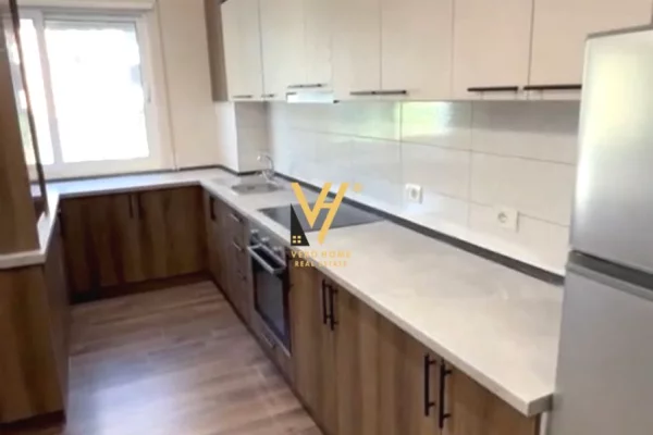 Shtepi ne shitje Apartament ne Tirane, 2+1, Mobilimi Pjeserisht e mobiluar, Pagesa 210,000  Euro.