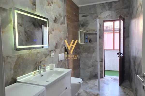 Shtepi me qera Apartament ne Tirane, 2+1, Mobilimi E mobiluar, Pagesa 80,000  Leke.