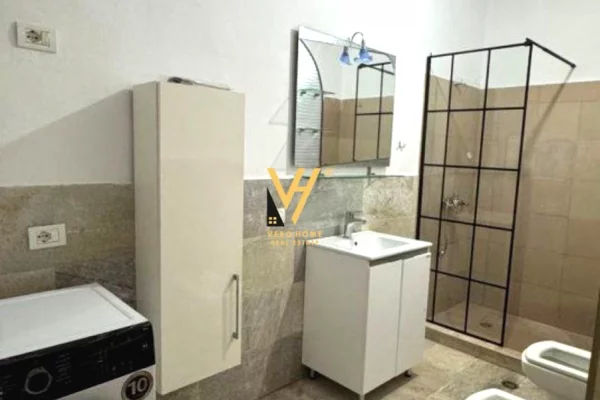 Shtepi me qera Apartament ne Tirane, 2+1, Mobilimi E mobiluar, Pagesa 700  Euro.