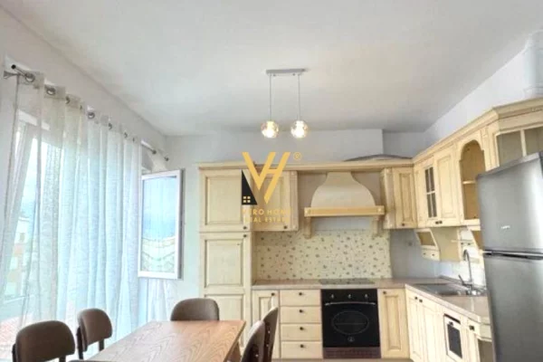 Shtepi me qera Apartament ne Tirane, 2+1, Mobilimi E mobiluar, Pagesa 700  Euro.