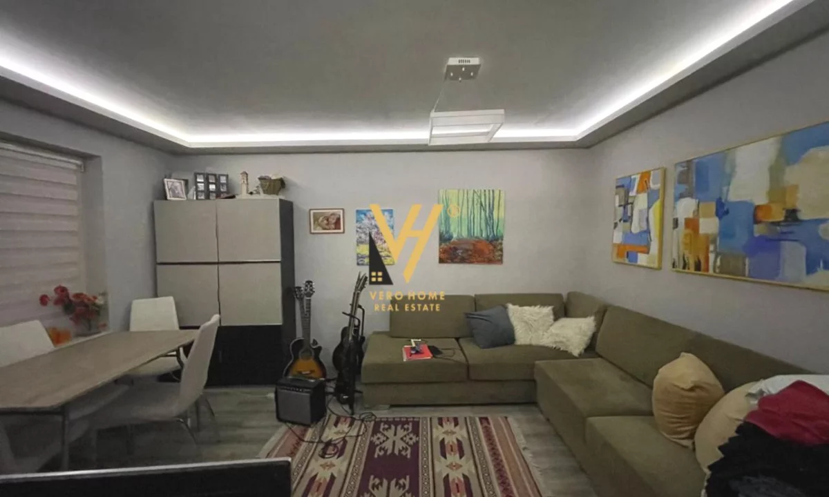 Shtepi me qera Apartament ne Tirane, 2+1, Mobilimi E mobiluar, Pagesa 650  Euro.