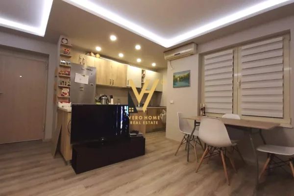 Shtepi me qera Apartament ne Tirane, 2+1, Mobilimi E mobiluar, Pagesa 650  Euro.