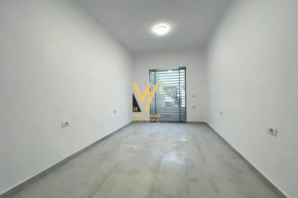 Business Property in Sale 1+1 in Tirana - 35,000,000 Leke