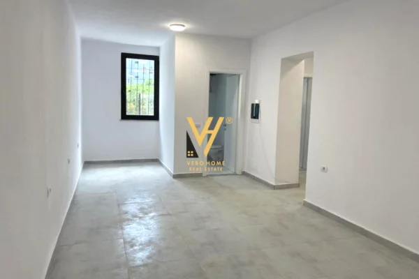 Business Property in Sale 1+1 in Tirana - 35,000,000 Leke