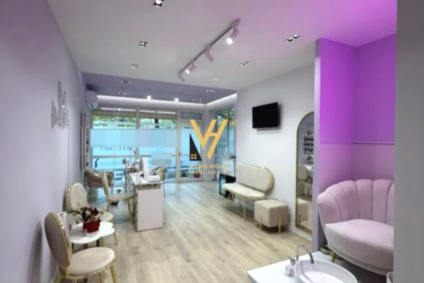 JEPET AMBIENT BIZNESI 40 M2 ME QERA TE LIQENI I THATE 60.000 LEKE