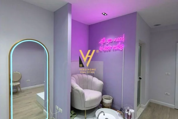 JEPET AMBIENT BIZNESI 40 M2 ME QERA TE LIQENI I THATE 60.000 LEKE