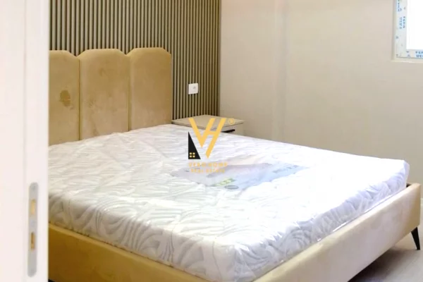 Shtepi me qera Apartament ne Tirane, 2+1, Mobilimi E mobiluar, Pagesa 55,000  Leke.