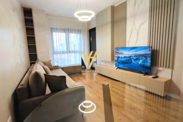 Shtepi me qera 2+1 ne Tirane - 90,000 Leke