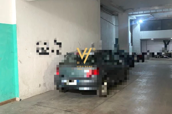 Business Property in Sale 4+1 in Tirana - 1,700,000 Leke