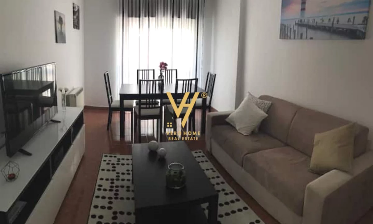 Shtepi me qera Apartament ne Tirane, 2+1, Mobilimi E mobiluar, Pagesa 50,000  Leke.