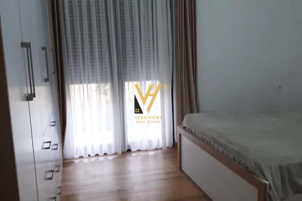 Shtepi me qera Apartament ne Tirane, 1+1, Mobilimi E mobiluar, Pagesa 450  Euro.