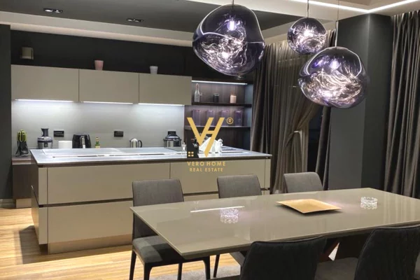 Shtepi me qera Apartament ne Tirane, 3+1, Mobilimi E mobiluar, Pagesa 2,500  Euro.