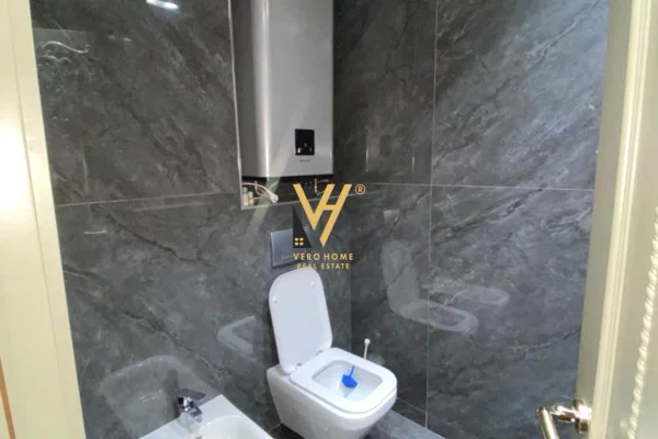 Shtepi me qera Apartament ne Tirane, 3+1, Mobilimi E mobiluar, Pagesa 2,500  Euro.