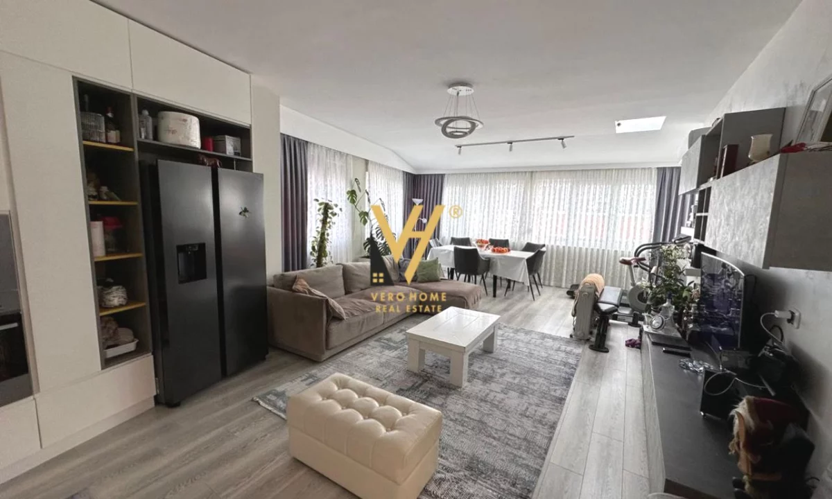 Appartamento in vendita a Tirana 3+1, Arredato