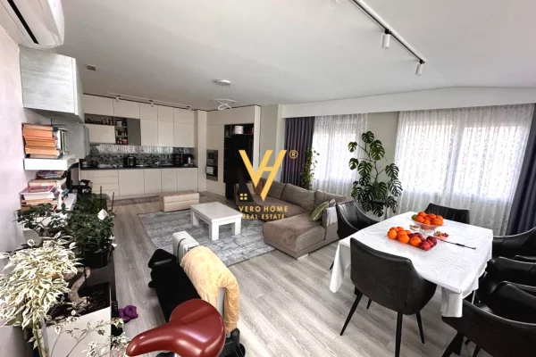 Appartamento in vendita a Tirana 3+1, Arredato