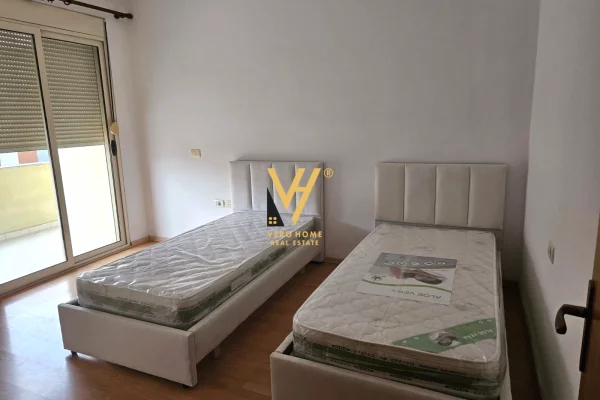 Shtepi me qera Apartament ne Tirane, 2+1, Mobilimi E mobiluar, Pagesa 55,000  Leke.