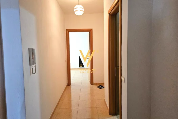 Shtepi me qera Apartament ne Tirane, 2+1, Mobilimi E mobiluar, Pagesa 55,000  Leke.