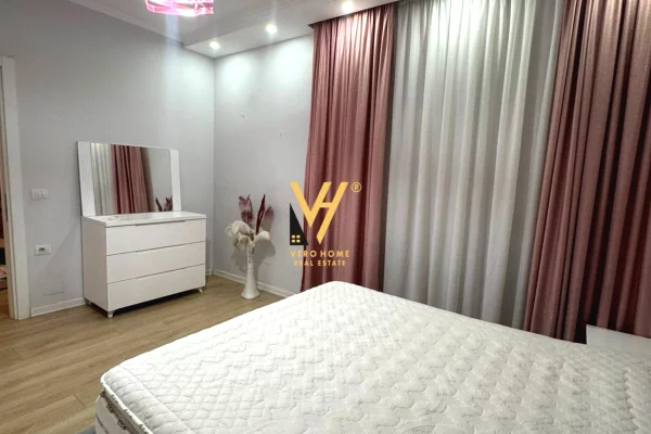 Shtepi me qera Apartament ne Tirane, 2+1, Mobilimi E mobiluar, Pagesa 70,000  Leke.