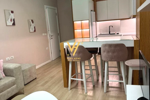 Shtepi me qera Apartament ne Tirane, 2+1, Mobilimi E mobiluar, Pagesa 70,000  Leke.