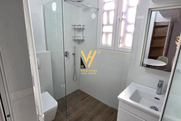 Shtepi me qera Apartament ne Tirane, Garsoniere, Mobilimi E mobiluar, Pagesa 55,000  Leke.