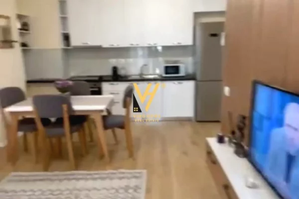 Shtepi ne shitje Apartament ne Tirane, 2+1, Mobilimi E mobiluar, Pagesa 238,000  Euro.